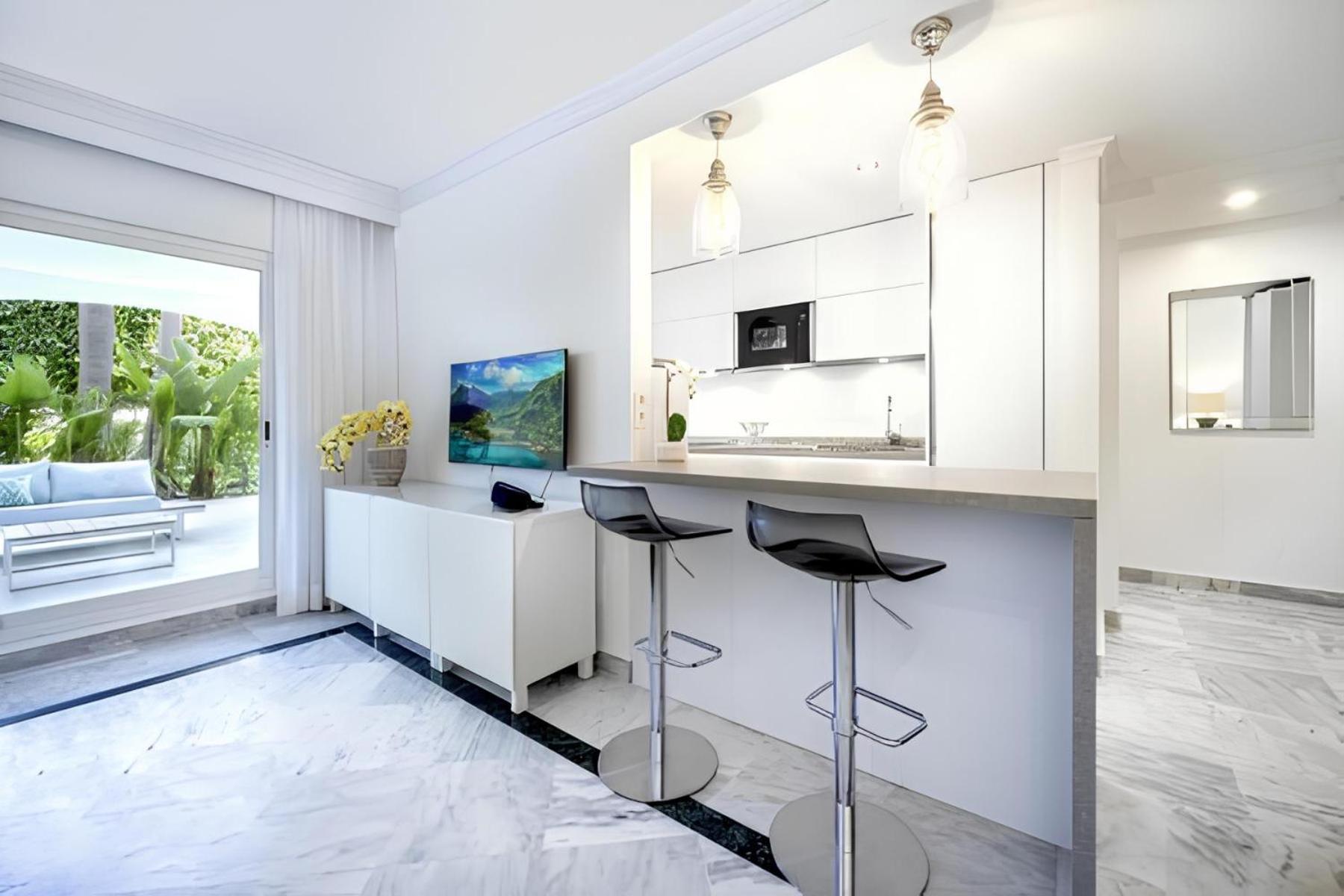 Charming With Terrace And Garden In * Marbella